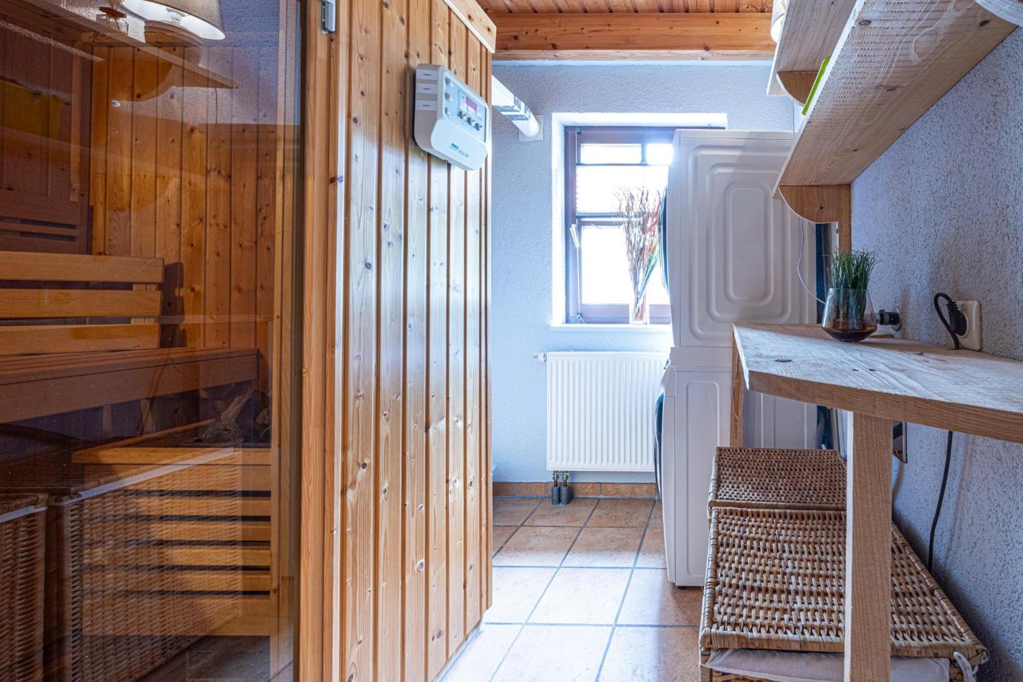 Wellnessparadies Mit Sauna Und Whirlpool Krakow am See Exteriör bild